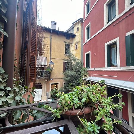 Residenza Della Samaritana Classici Verona Exterior photo