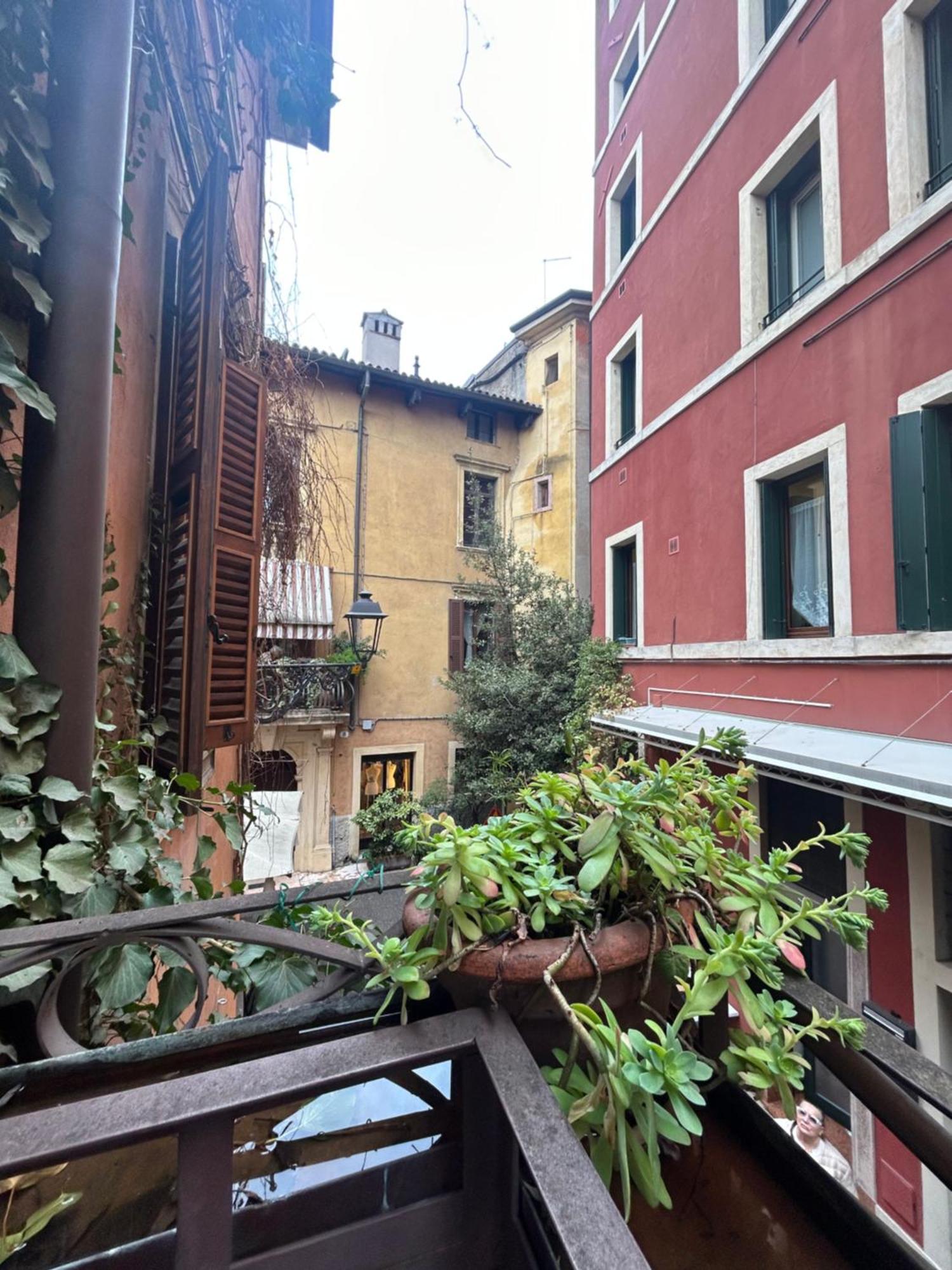Residenza Della Samaritana Classici Verona Exterior photo